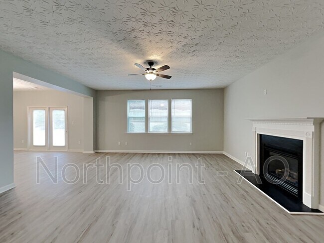 Foto del edificio - 6041 Hemperly Rd