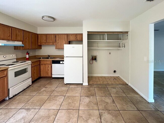 Foto del edificio - 5925 SW 10th Ln