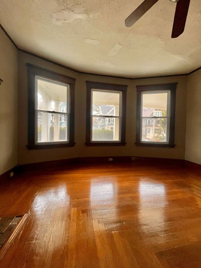 Foto del edificio - 49-49 Pendleton St