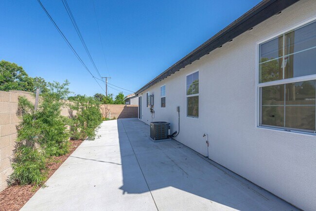 Building Photo - 11061 Bixler Circle