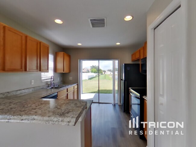 Building Photo - 8502 Deer Chase Dr