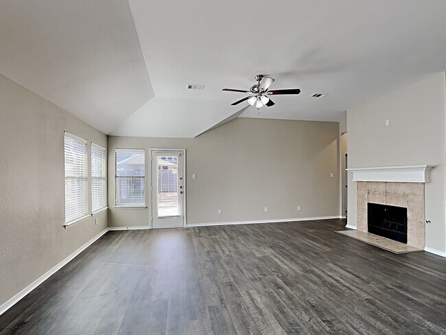 Foto del edificio - 440 Butternut Dr