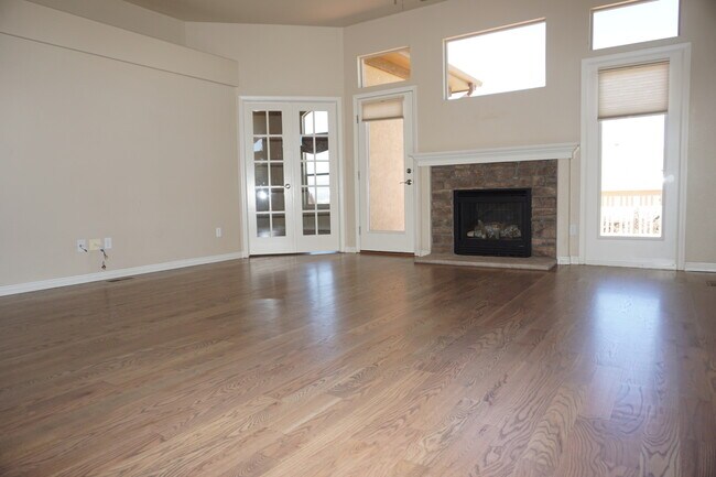 Foto del edificio - LUXURY PATIO HOME IN DISTRICT 20 SHOWING B...