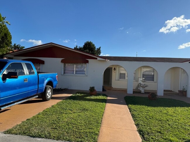 Building Photo - 1280 W 38th St