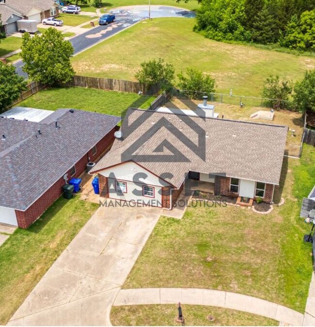 Building Photo - 4 Bedroom Rent to Own Home Available!