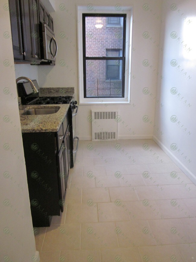 Building Photo - 3415 Parsons Blvd