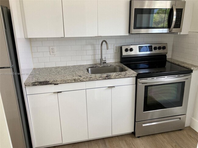 Foto del edificio - 1815 NW 1st Ct