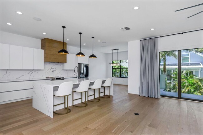 Foto del edificio - Stunning Custom Built Residence in the Exc...