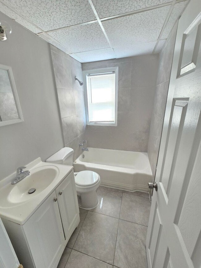 Building Photo - Charming Home in East Baltimore