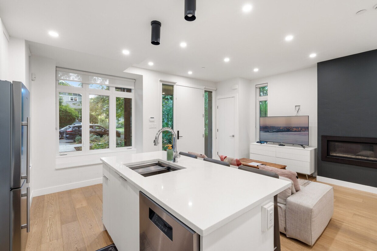 Photo principale - 2727 W 14th Ave