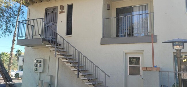 Building Photo - 14236 N Oakwood Ln