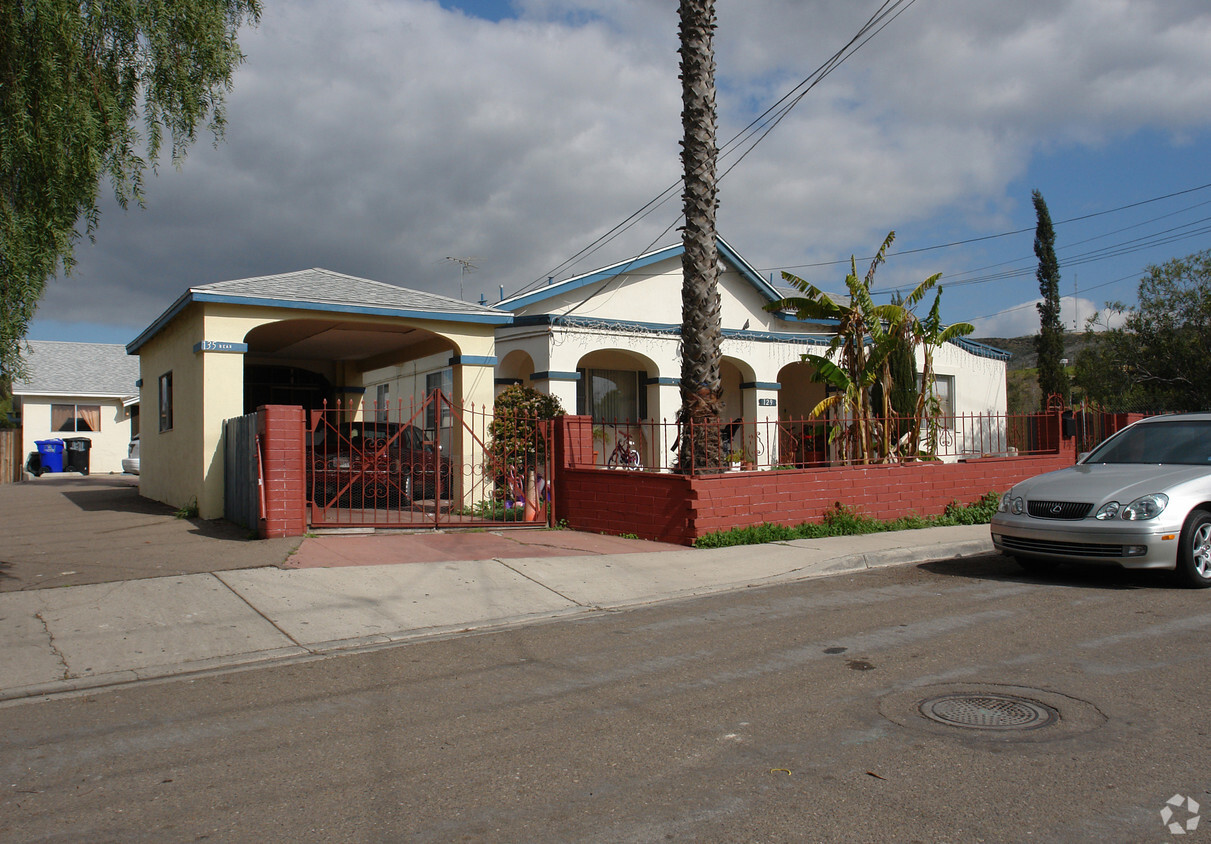 Primary Photo - Seaward Apartments