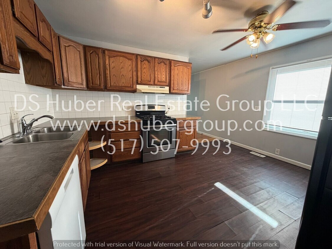 Photo - 2823 Hillcrest St-