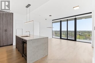 Building Photo - 215 Lonsdale Rd