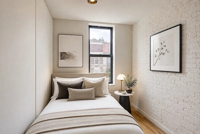 Foto del edificio - 141 W 10th St