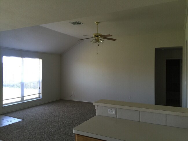Building Photo - Duplex