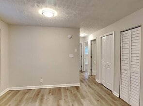 Building Photo - 372 Ellens Walk