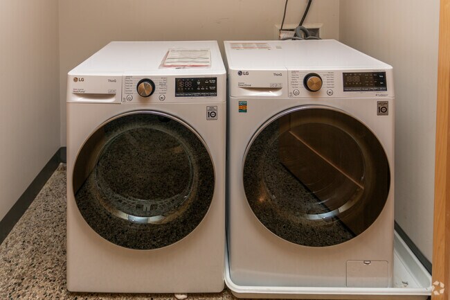 1HAB, 1BA - 741 ft² - The Historic Minnesota Building