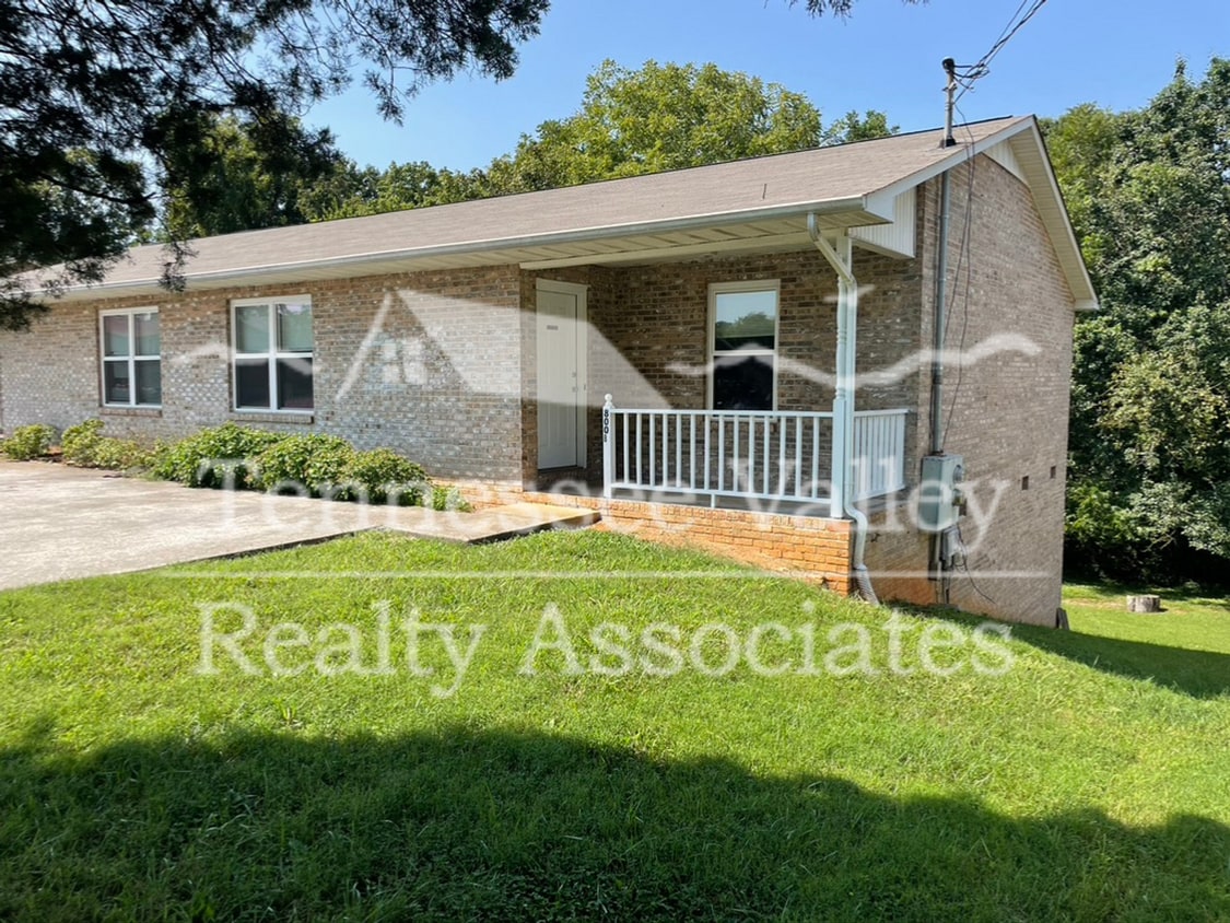 Primary Photo - Don't miss this great opportunity 2 bedroo...