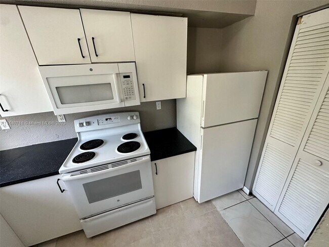 Foto del edificio - 8407 NW 5th Ave