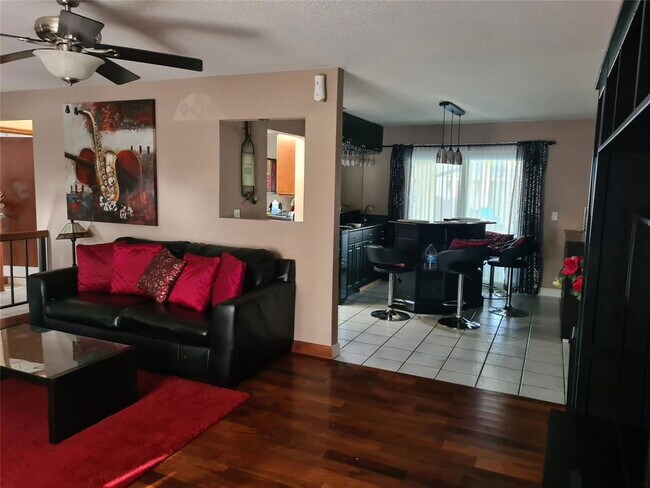 Foto del edificio - 1402 SW 25th Ave