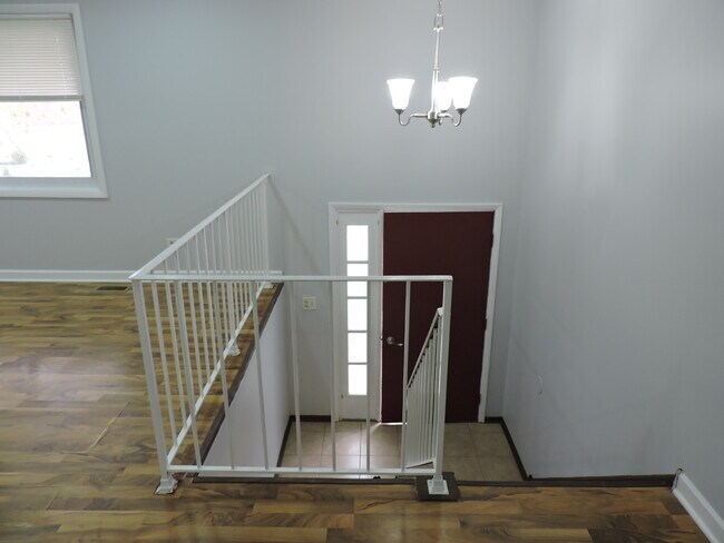 Foto del edificio - 405 Fernwood Dr