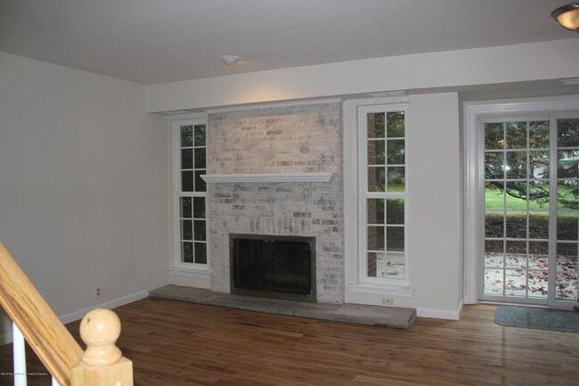 Building Photo - 74 Maple Dr