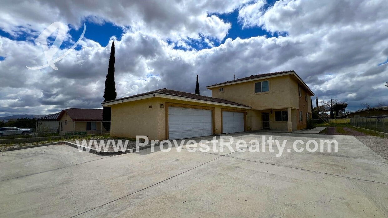 15967 Spruce St Unit B, Hesperia, CA 92345 Room for Rent in Hesperia