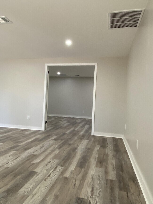 1861 Shoreline Trace SW Unit B, Grayson, GA 30017 Room for Rent in