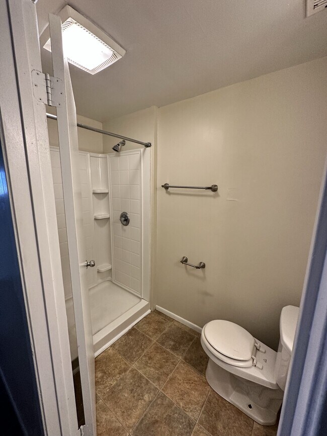 Foto del edificio - 572 W. 5th Street Apartments LLC