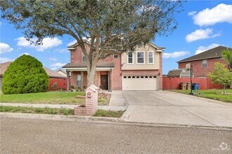 Building Photo - 3613 Los Lagos Dr