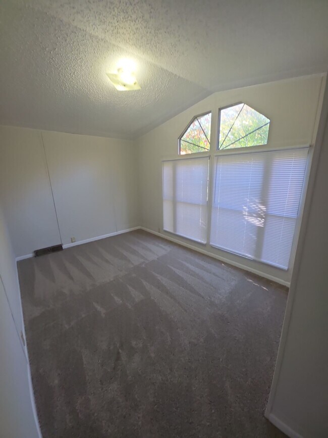 Foto del edificio - 2030 Wildwood Ct