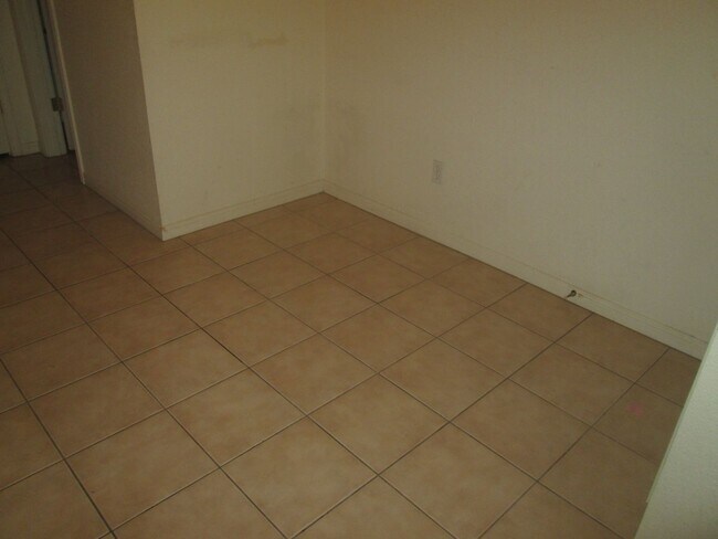 Building Photo - 1618 AZTEC