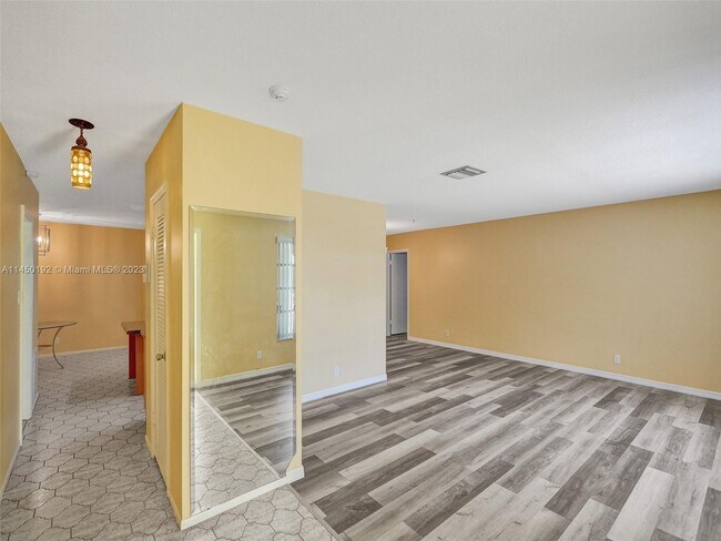 Building Photo - 6711 NW 71st St