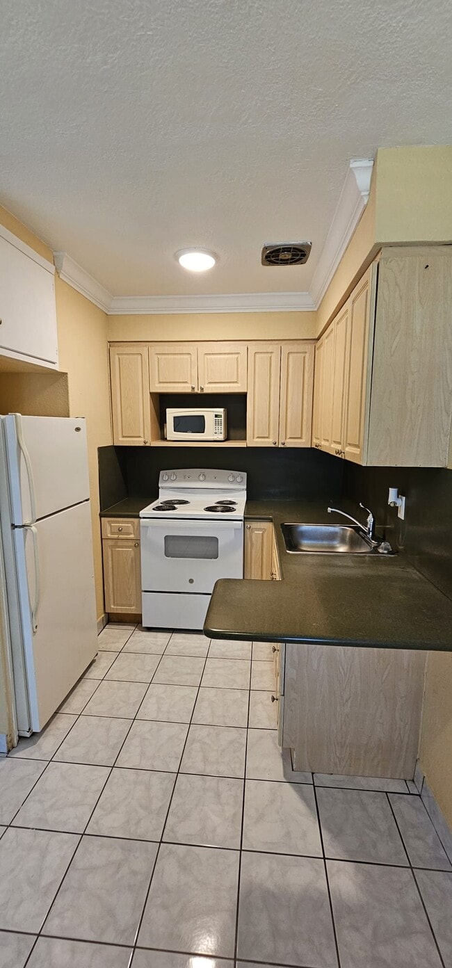 Foto del edificio - 2211 Lincoln St