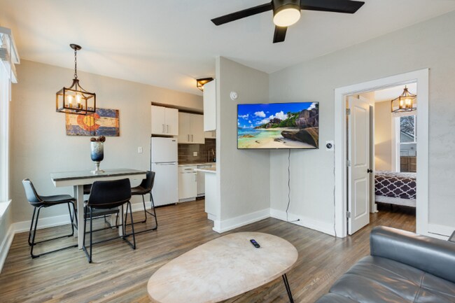 Building Photo - Stunning Duplex in Historic Old Town