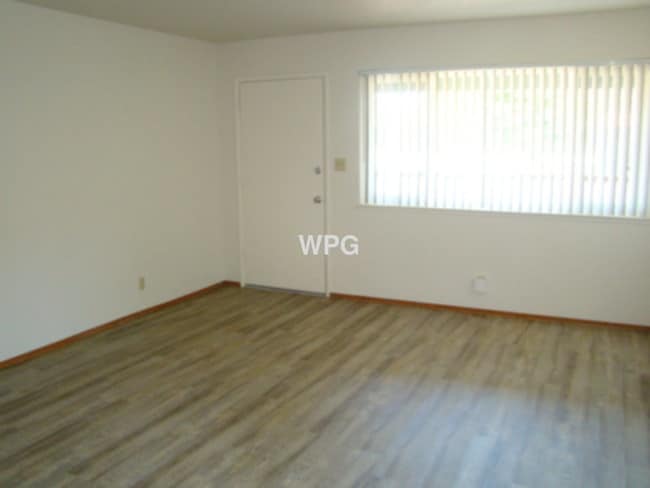 Building Photo - 926 Desert Isle Dr