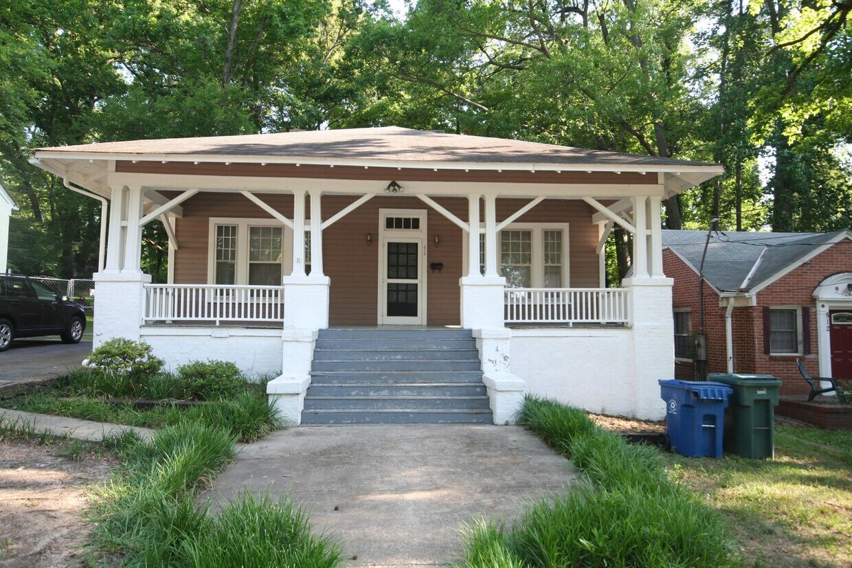 Primary Photo - Spacious 3 Bedroom 2 Bath Trinity Park Hou...