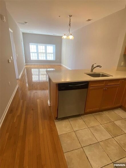 Photo - 10 Sampson St Apartment