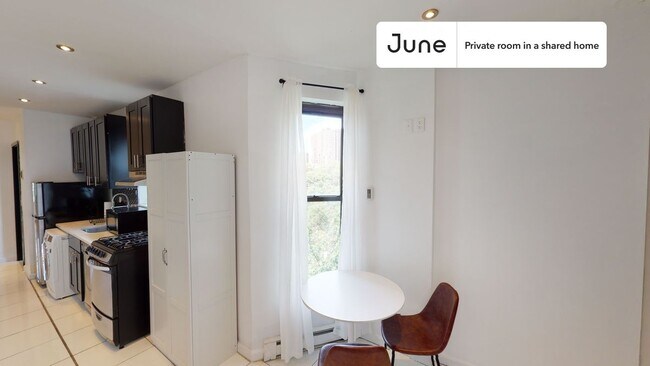 Building Photo - Room in Shared 3 bed/1 bath home