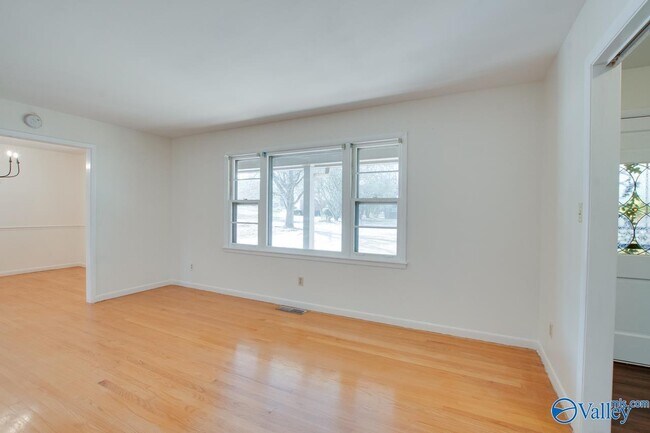 Building Photo - 1408 Brook Hollow Cir NW