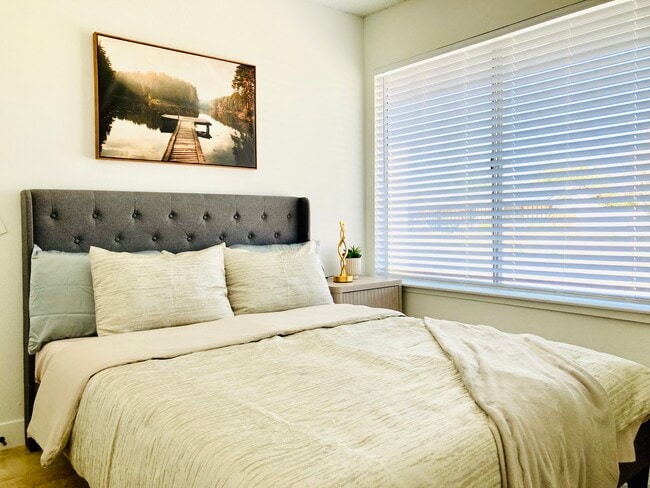 Foto del edificio - 3909 Montebello Ave