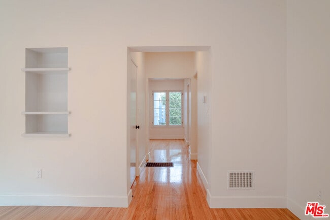 Building Photo - 1021 17th St