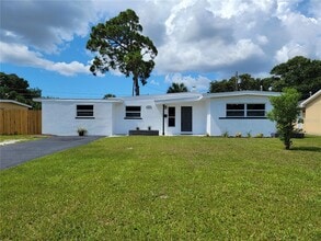 Building Photo - 6267 Hampton Dr N