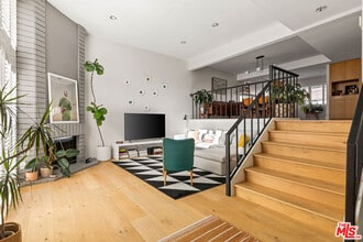 Building Photo - 4608 Glencoe Ave