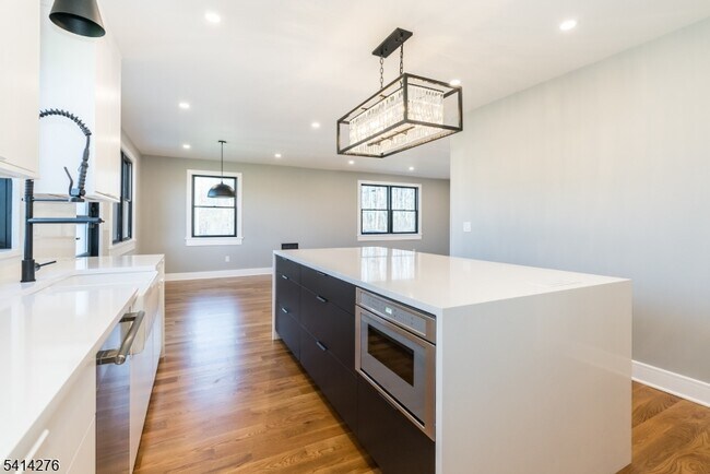 Building Photo - 76 Burnet Rd