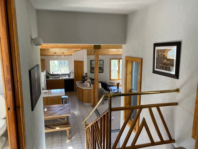 Foto del edificio - 12821 Sierra Dr E