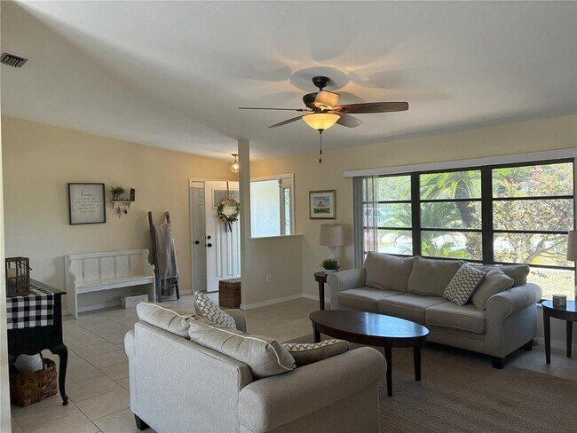Foto del edificio - 2067 Newcastle Ln