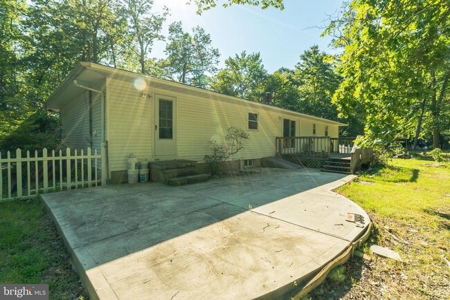 Building Photo - 8 Bunker Hill Rd