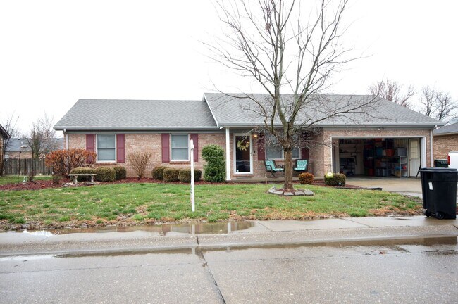 Building Photo - 8866 Arcadia Dr